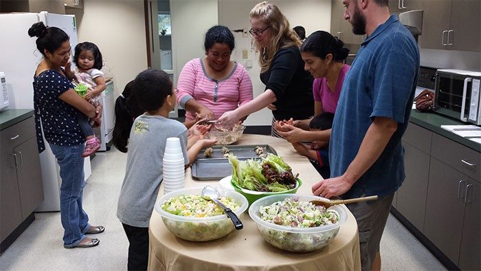 https://www.cals.vt.edu/content/dam/cals_vt_edu/faculty-staff/diversity-council/updates/cooking-classes-image.jpg.transform/l-medium/image.jpg